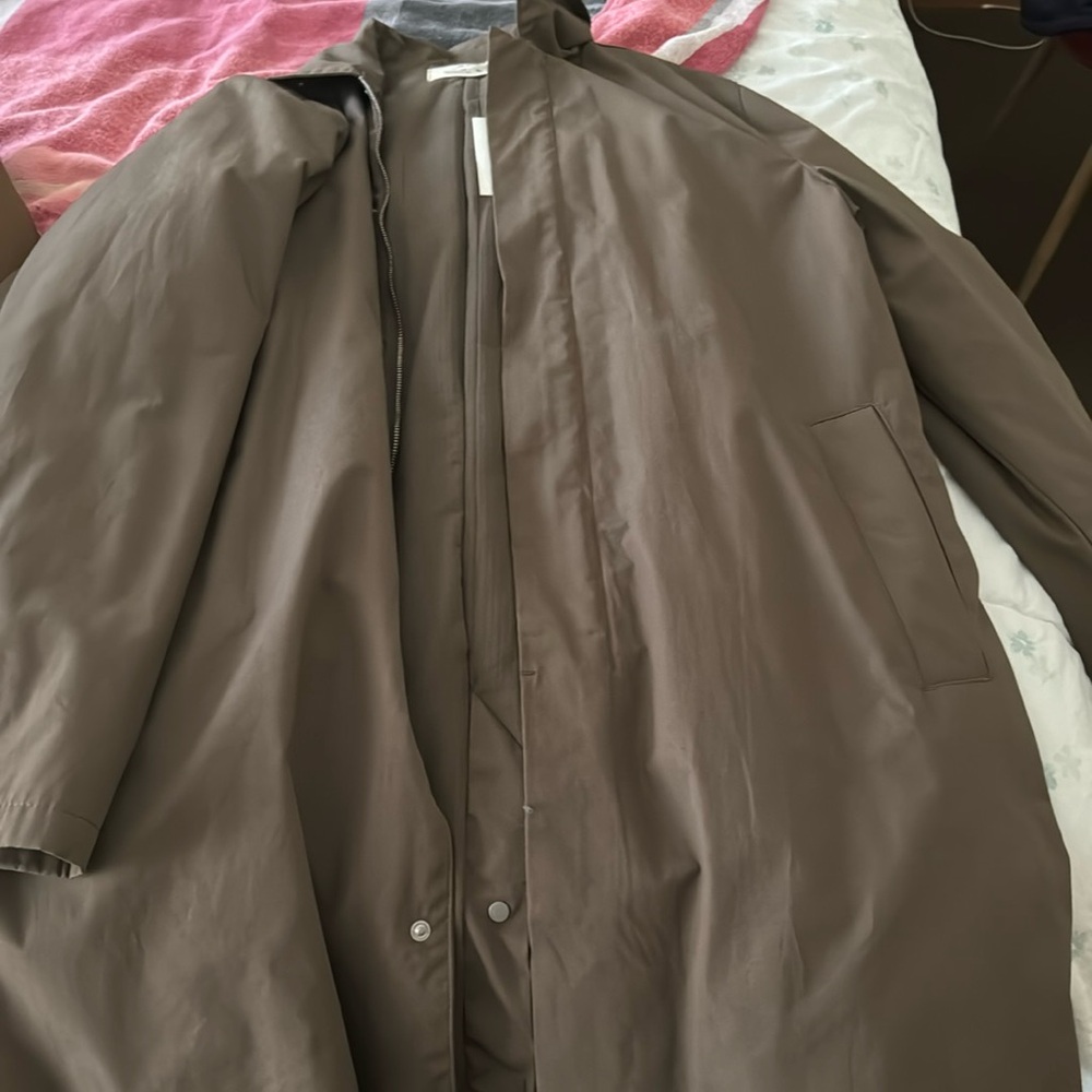 Nwt trenchcoat color like brown dust gray men size L trendy